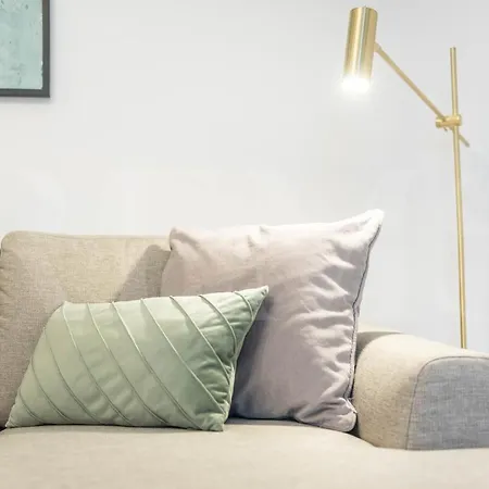 Inviting In The Heart Of By Rems Apartment